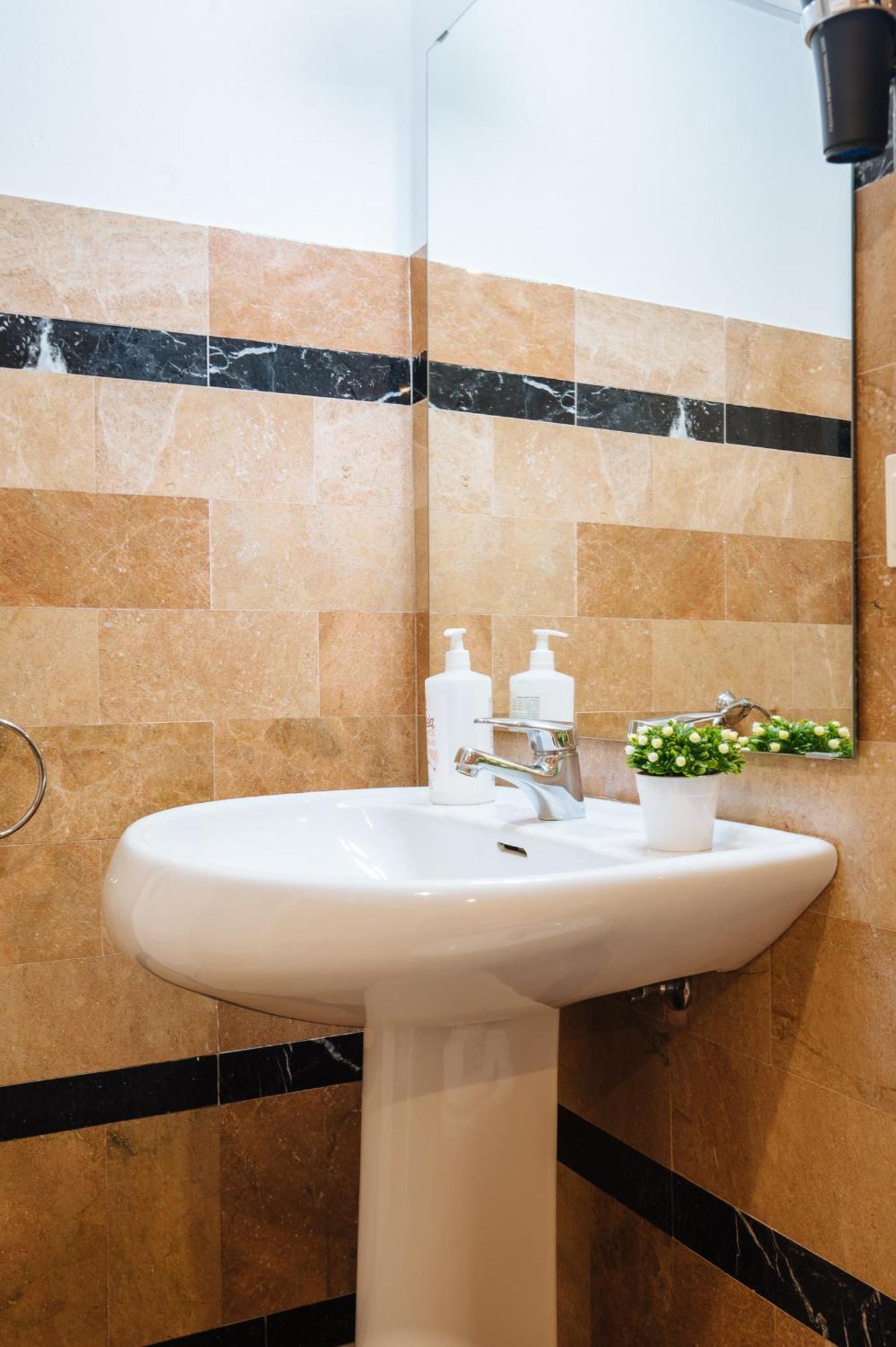 Novalia Home Suite Seville Ngoại thất bức ảnh